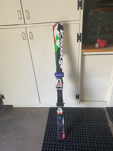 Nordica 143cm SL ski