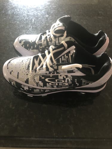 **New**Boombah Molded Cleats Size 6.5