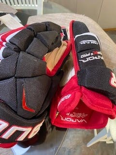 Black/Red Gloves Senior New Bauer Vapor APX2 Pro 13"