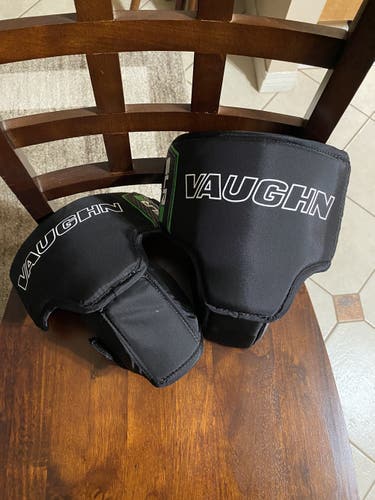 Vaughn Slr2 goalie Intermediate Knee Guards
