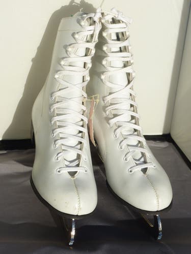 HERMAN’S Sporting Goods Vintage Ladies Figure Ice Skates Size 10 New NOS