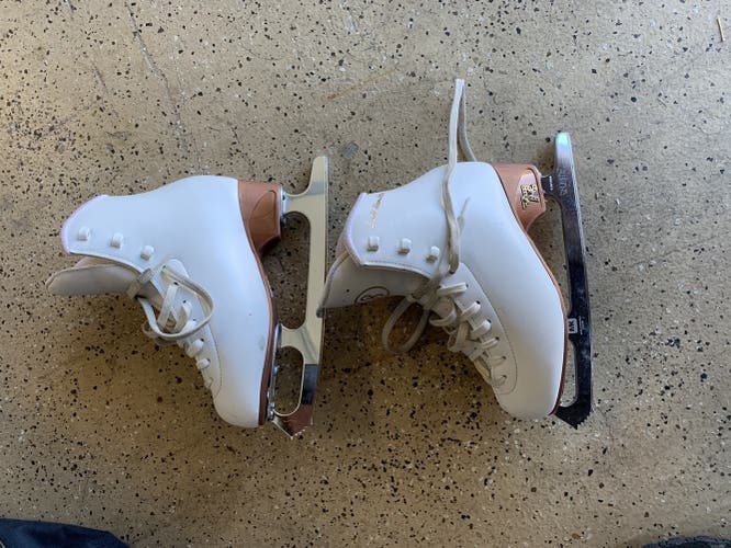 Scott Hamilton RI Sport 220  Flight Figure Skates