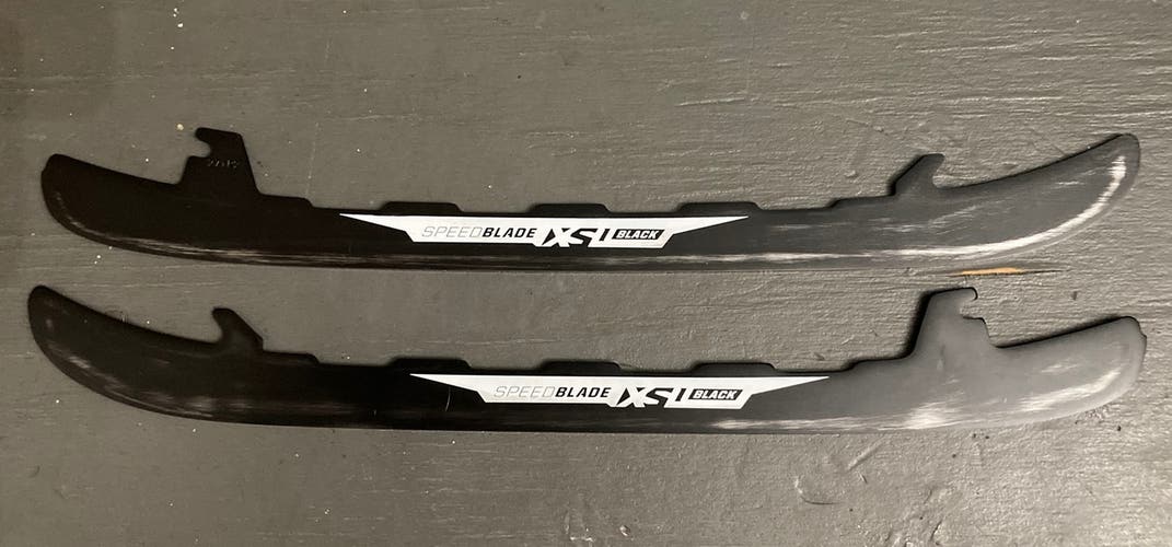 CCM XS Black 271