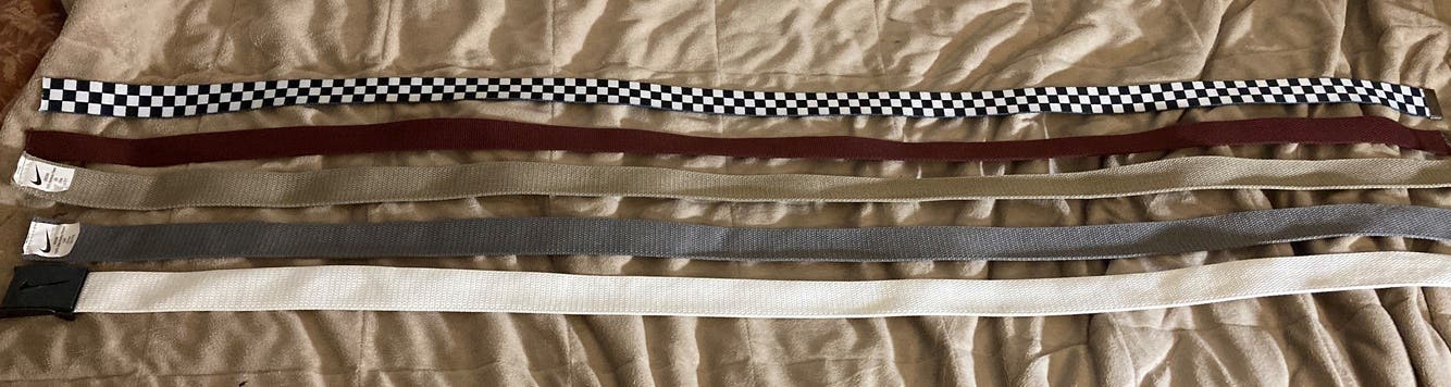 LOT OF 5 ADJUSTABLE GOLF BELTS - ASSORTED COLORS
