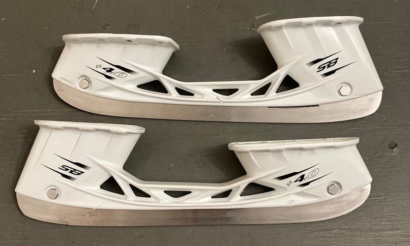 CCM 271 Speedblade +4.0 Holders with SB Stainless +2 Runners