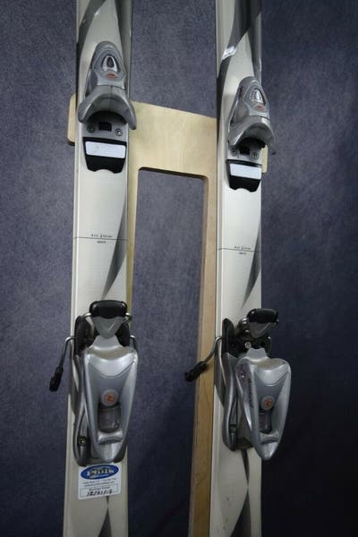 ROSSIGNOL SAPHIR 3 SKIS SIZE 154 CM WITH ROSSIGNOL BINDINGS