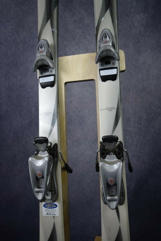 ROSSIGNOL SAPHIR 3 SKIS SIZE 154 CM WITH ROSSIGNOL BINDINGS