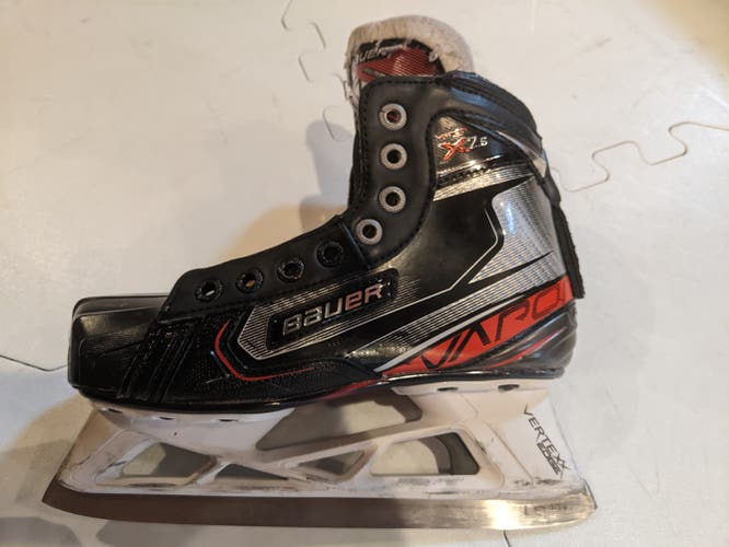 Junior Bauer Vapor x2.9 Goalie Skates Size 3.0 D w/ extra steel runners