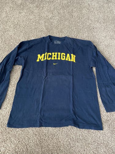 Michigan Used Large Nike Shirt