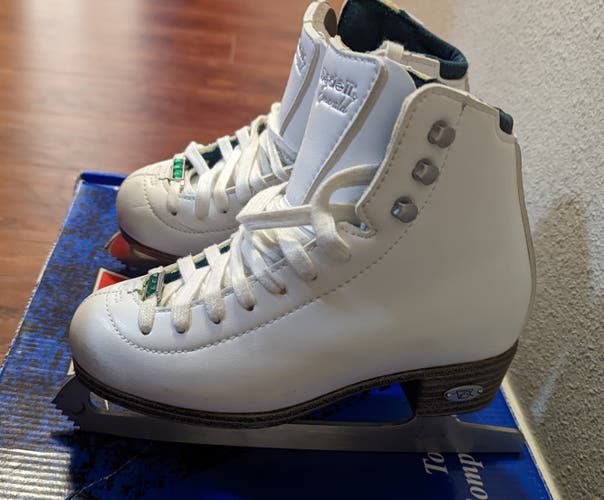 Riedell Jr. 19 Emerald Figure Skates Size 1.5