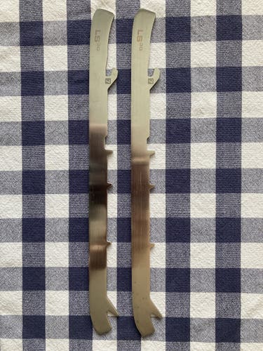 Bauer LS3G goalie runners. Size 7