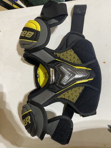 Youth Bauer shoulder pads