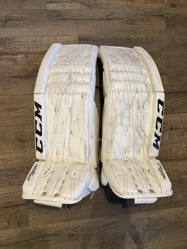 Senior CCM ExtremeFlex Hockey Goalie Pads (36+2)