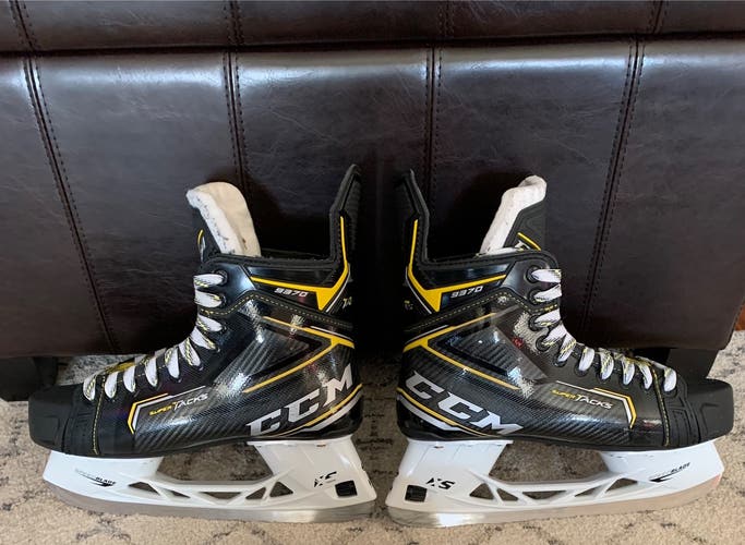 CCM senior 9 Super Tacks Skates Extra Wide