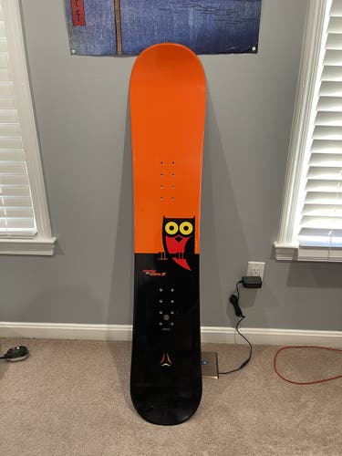 Used  Atomic Snowboard With Bindings Snowboard