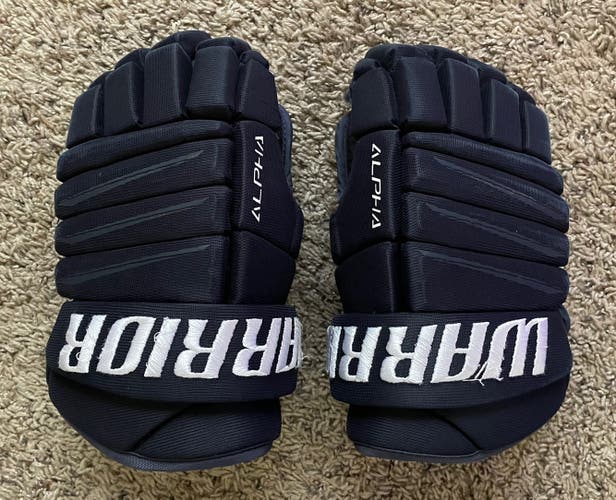 Warrior Alpha QX4 Junior Hockey Gloves Size 12in.
