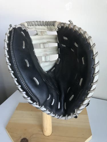 Akadema AEA65 Professional Praying Mantiss 34" Fastpitch Catchers Glove
