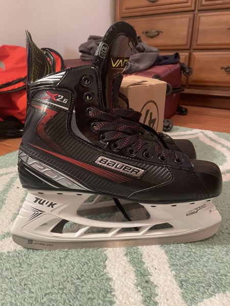 Senior Bauer Regular Width Size 10.5 Vapor X2.6 Hockey Skates