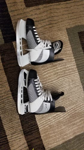 Hockey Skates Senior Used CCM Powerline Regular Width Size 9