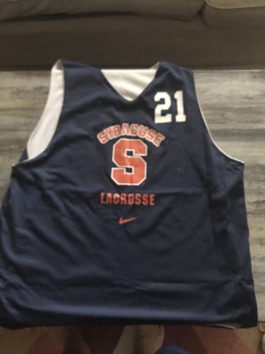 Syracuse lacrosse team issued pinnie