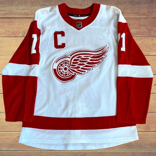 Dylan Larkin Redwings Adidas Authentic Jersey