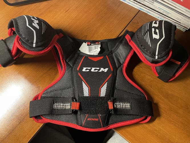 CCM Jet speed Edge Shoulder Pads