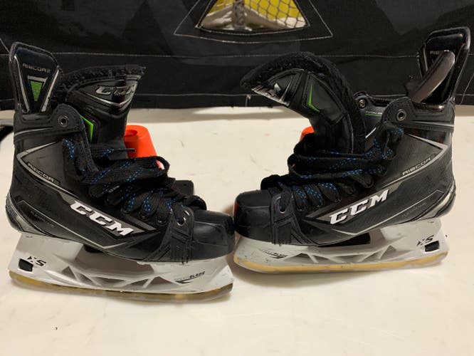 Senior CCM Regular Width  Size 7.5 Ribcor 80K Hockey Skates