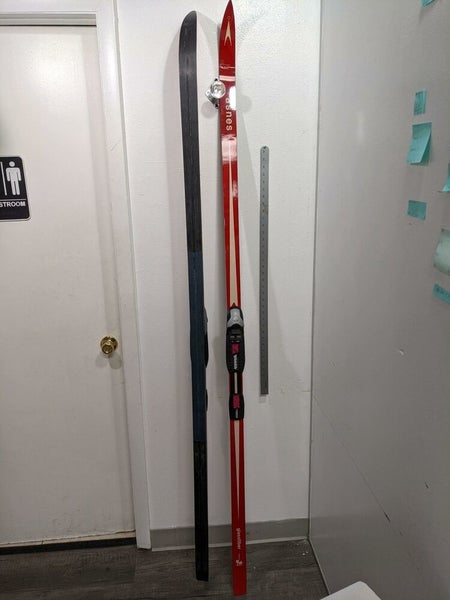Asnes XC Cross Country Skis W/Rottefella NNN BC Bindings Size 210 cm Red Used