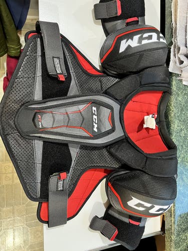 CCM FT 370 SR SHOULDER PADS XL