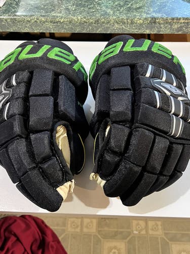 Bauer Nexus 800 Sr 14” Gloves