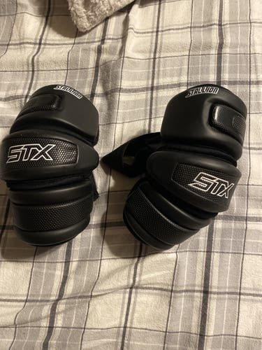 New Medium/Large STX Stallion 300 Arm Pads