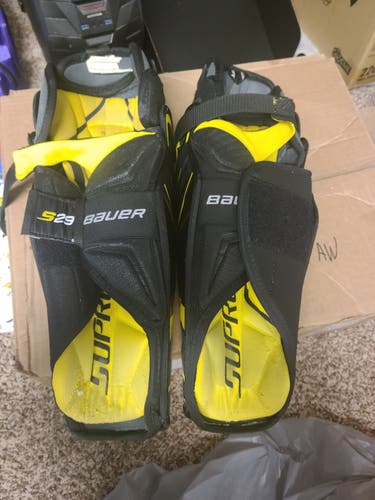 Shin Pads Used Senior Bauer Supreme S29