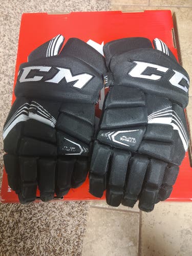 Black Gloves Used Senior CCM Tacks 7092 13"