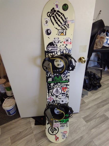 Snowboard Used Men's Burton Blunt Freestyle With Bindings Medium Flex True Twin