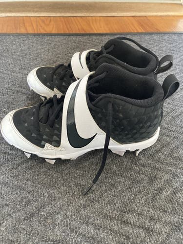Black Used Youth Kid's Size 4.0 (Women's 5.0) Molded Cleats Nike Trout