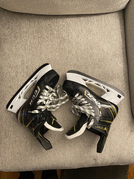 Hockey Skates Senior New CCM Super Tacks AS3 Pro Regular Width Size 9.5