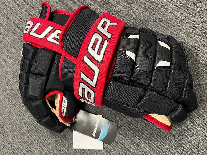 NEW Bauer Nexus N2900 Senior Gloves 15” Black/Red