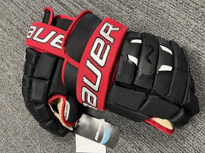 NEW Bauer Nexus N2900 Senior Gloves - 13” - Black/Red