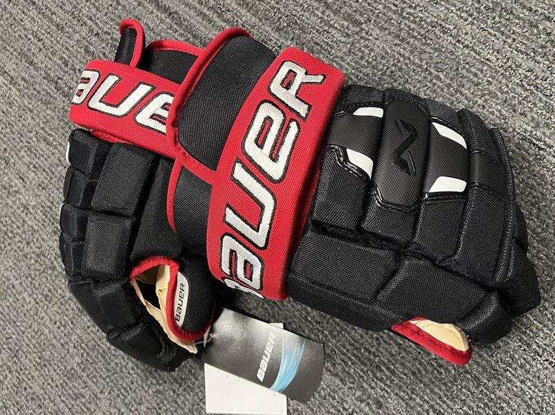 NEW Bauer Nexus N2900 Senior Gloves - 13” - Black/Red