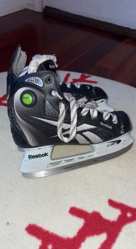 Junior Reebok Size 4 4k Hockey Skates