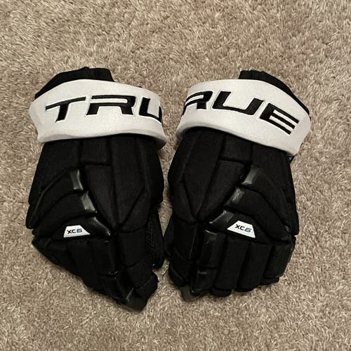 TRUE XC6 Hockey Gloves