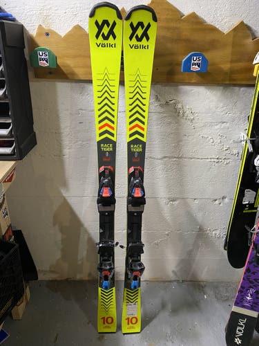 Skis Used 2021 Volkl Racing Racetiger SL Jr 138cm With Marker Race TXC 10 Bindings Max Din 10