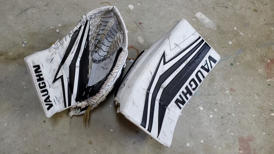 White and Black Used Senior Vaughn Regular VELOCITY V9 PRO