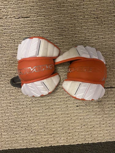 Used Large Maverik Rome Arm Pads