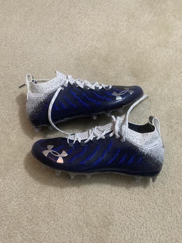 White Men's Molded Cleats Low Cut Spotlight MC