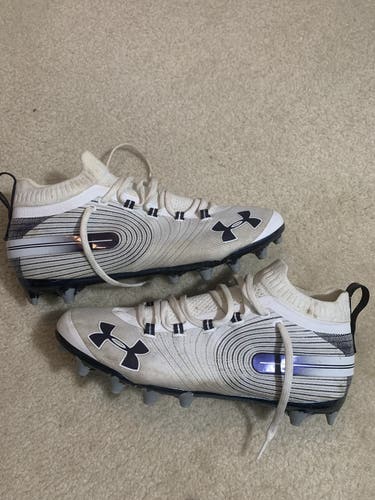 White Used Molded Cleats Low Cut Spotlight MC