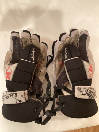 Black Used Maverik 10" Lacrosse Gloves
