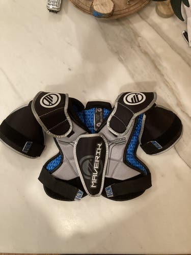 Used Medium Maverik Shoulder Pads