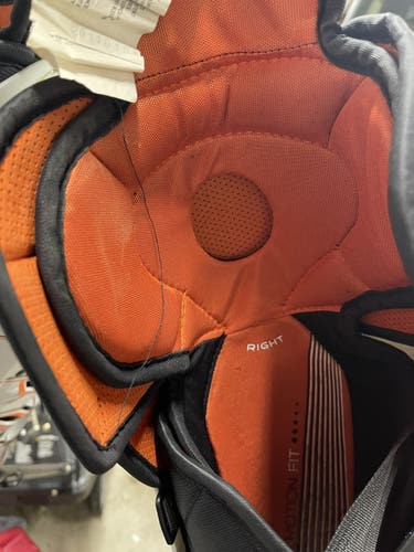 Senior Easton  Synergy EQ30 Shin Pads