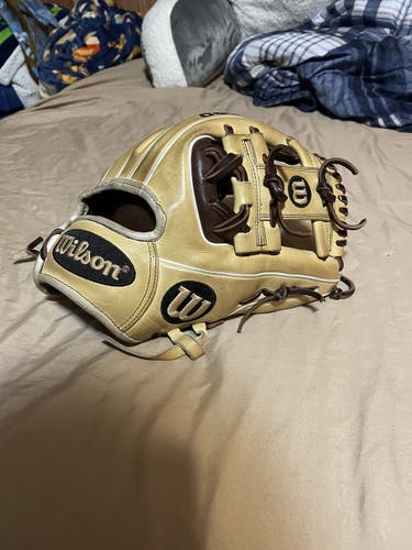 High School/College Infield 11.5" A2000 Baseball Glove